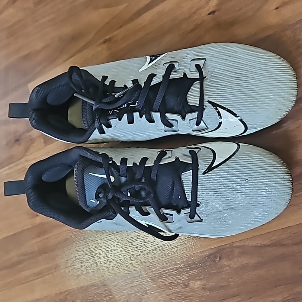 Nike football cleats mens